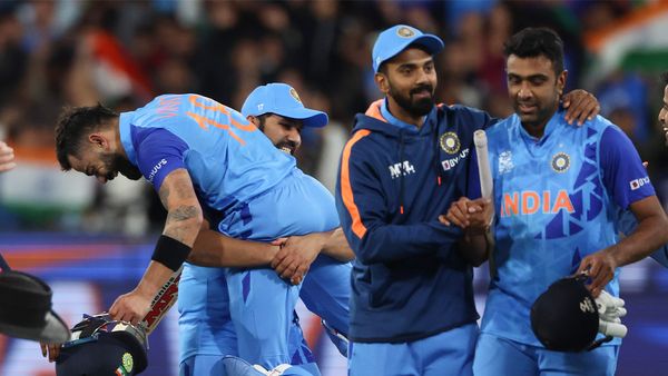 आकाश चोपड़ा ने उठाए सवाल: भारत-पाकिस्तान मैच की तारीख बदली, होटल रूम बुक करने वालों के सामने नई चुनौती