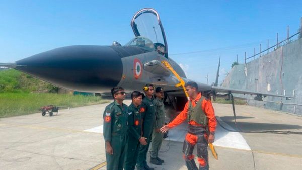 श्रीनगर एयरबेस पर तैनात किए गए MiG-29 फाइटर जेट्स, चीन-पाकिस्तान से हुआ खतरा तो....