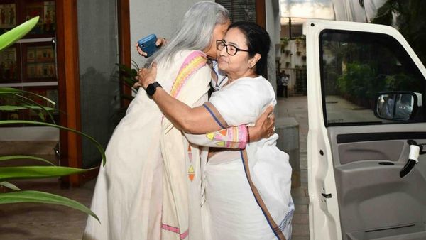 INDIA गठबंधन की बैठक से पहले ममता बेनर्जी ने जलसा पहुंच अमिताभ बच्‍चन से की मुलाकात
