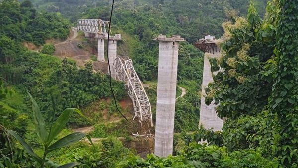 Mizoram में अंडर कंस्ट्रक्शन रेलवे का पुल गिरा, अब तक 17 की मौत...रेस्क्यू ऑपरेशन जारी