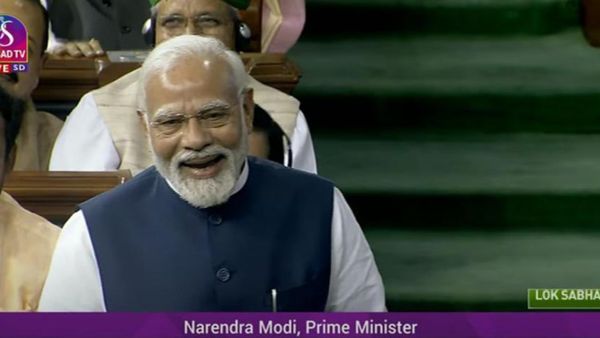 PM Modi Lok Sabha: एलआईसी में पैसा डूबने की खबरों की पीएम मोदी ने संसद में बताई हकीकत
