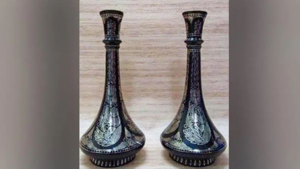 पीएम मोदी ने दक्षिण अफ्रीका के राष्ट्रपति को भेंट की तेलंगाना की 'सुराही' 