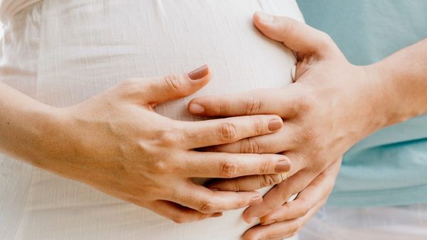 Contraceptives: अनचाहे गर्भ से बचने का सारा भार स्त्रियों पर ही क्यों?