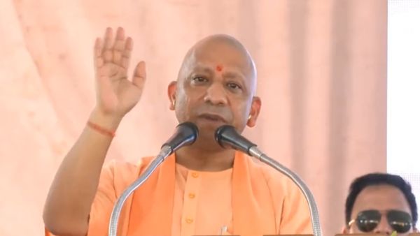 विदेश में फंसे यूपी के लोगों को वापस लाएगी योगी सरकार, जनता दर्शन में सीएम ने परिजनों को दिया आश्वासन