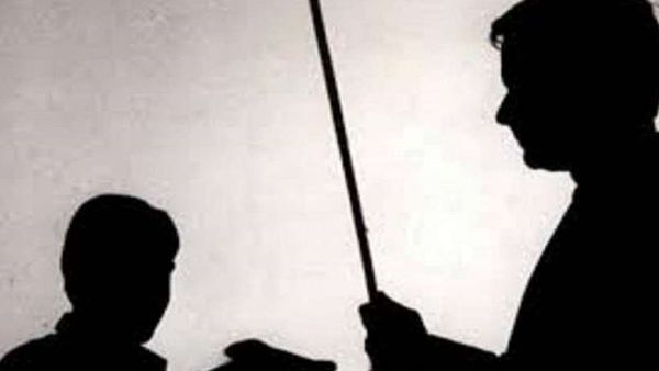 दिल्ली में छात्र की पिटाई मामले में NHRC का नोटिस, चीफ सेक्रेटरी और पुलिस कमिश्नर से मांगा जवाब