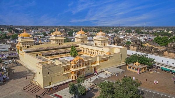 Orchha: रामराजा सरकार के VIP दर्शन, राजभोग होंगे महंगे, गर्भगृह से बाहर आएंगे भगवान