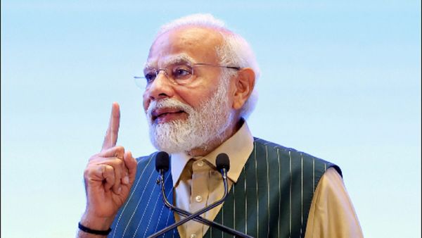 देश के 508 रेलवे स्टेशन का बदलेगा रूप, पीएम मोदी आज रखेंगे आधारशिला