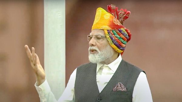 Independence Day: पीएम मोदी ने विश्वकर्मा योजना का किया ऐलान, जानिए किसे मिलेगा फायदा