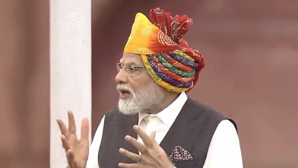 Independence Day: लाल किले से प्रधानमंत्री की कविता -चुनो चुनौती सीना तान
