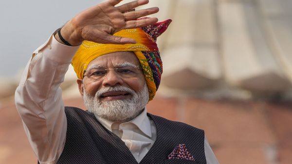 Vishwakarma Scheme: प्रधानमंत्री ने PM विश्वकर्मा योजना को दी मंजूरी, स्किल्स के लिए मिलेगा 1 लाख रुपये तक लोन