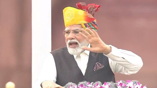 लाल किले से नॉन स्टॉप 90 मिनट बोले PM मोदी, कहा- अगले साल मैं फिर आऊंगा