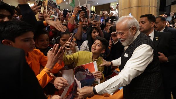 Chandrayaan-3 Landing: दक्षिण अफ्रीका के प्रवासी भारतीयों में उत्साह देख PM मोदी ने कही ये बात, शेयर की तस्वीर