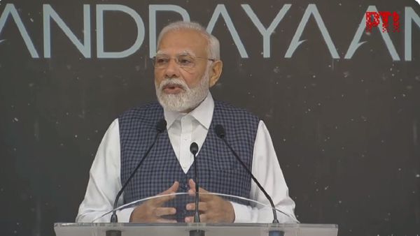 PM Modi ISRO visit: PM मोदी बोले- 23 अगस्त को नेशनल स्पेस डे मनाएगा हिंदुस्तान