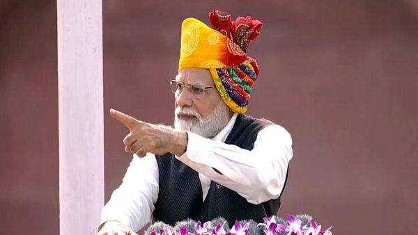 'आज जो शिलान्यास कर रहा हूं ना..लिखकर रख लो, उद्घाटन भी मेरे ही नसीब में है', लाल किले से PM मोदी की हुंकार