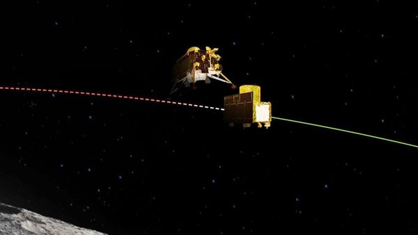 Chandrayaan-3: चांद पर चंद्रयान-2 के लैंडर से Lander Vikram का संपर्क, ऑर्बिटर ने कहा- स्वागत है दोस्त