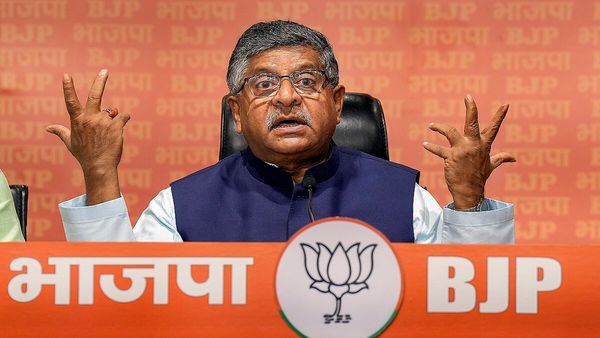 'राहुल को लगता है कि सशस्त्र बल मणिपुर में गोलीबारी करें, गांधी परिवार के दिमाग में...'BJP का कांग्रेस पर तंज