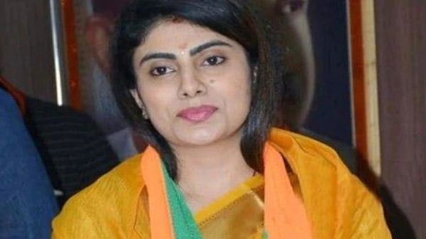 चप्पल को लेकर MLA से भिड़ी रवींद्र जडेजा की पत्नी रिवाबा, अब बताई विवाद की वजह