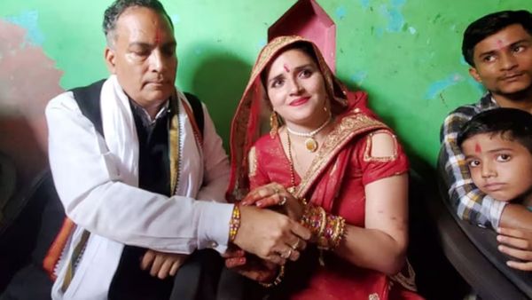 Seema Haider: वकील एपी सिंह ने सीमा हैदर से बंधवाई राखी, कही ये खास बात