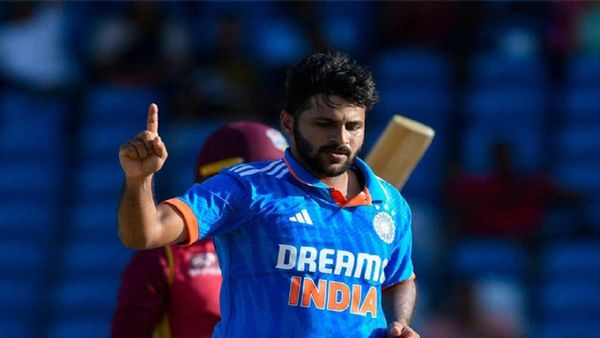 वर्ल्ड कप के लिए शार्दुल ठाकुर की टीम इंडिया में जगह पक्की? पूर्व दिग्गज ने ऑलराउंडर को लेकर किया बड़ा दावा