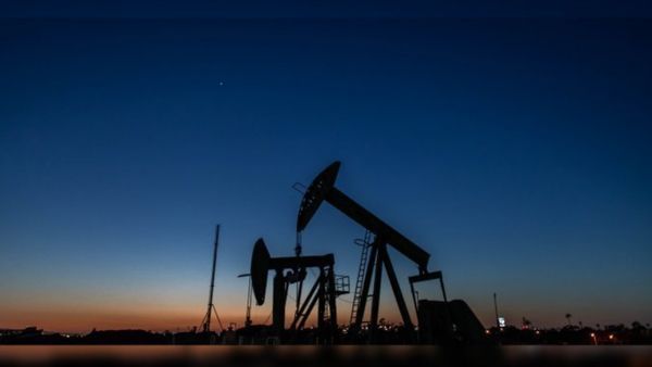 Windfall Tax: क्या है विंडफॉल टैक्स, तेल कंपनियों से क्यों हो रही वसूली  