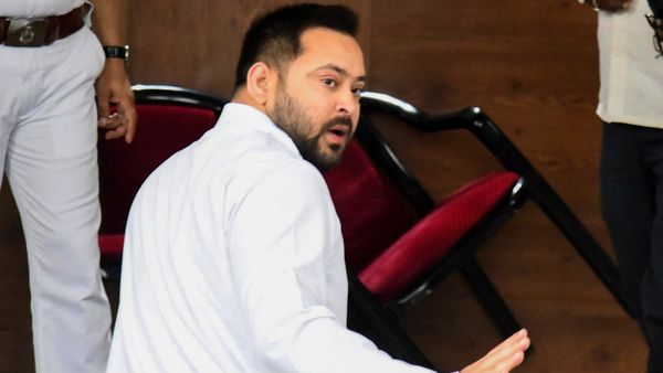 Darbhanga AIIMS ROW: 'कौन से अदृश्य विकास की राजनीति है', अब तेजस्वी ने दिया भाजपा को जवाब