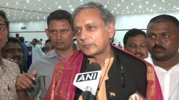 Shashi Tharoor बोले- न्यूजक्लिक, कांग्रेस और चीन को लिंक करने वाला भाजपा का बयान बेतुका