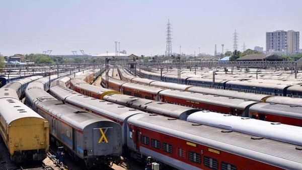 उत्तरी ओडिशा के लिए ट्रेन कनेक्टिविटी बढ़ाने की मांग ने पकड़ा जोर, RBSS ने किया विरोध प्रदर्शन