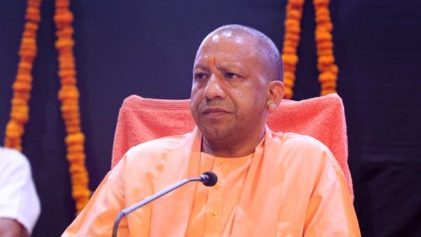 युवाओं के सपनों को उड़ान दे रही योगी सरकार, एविएशन सेक्टर में तेजी से मिल रही नौकरियां