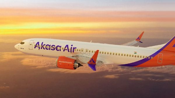 Akasa Air को बड़ा झटका! अचानक 43 पायलटों का रिजाइन, 600-700 फ्लाइट्स कम करने की तैयारी
