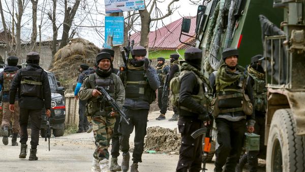 Anantnag Encounter: उरी हमले के बाद जैसे हालात, क्या फिर से सर्जिकल स्ट्राइक करवाएगी मोदी सरकार?