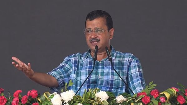 सरकारी स्कूल के 30 KM के दायरे में रहने वाले बच्चों को फ्री मिलेगी बस सर्विस: केजरीवाल