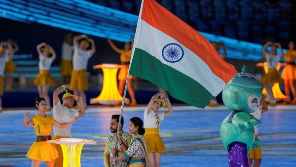 Asian Games 2023: लवलीना-हरमनप्रीत ने की भारतीय दल की अगुवाई, एशियाई खेलों की हुई शुरुआत