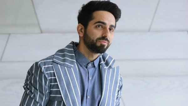 Ayushmann Khurrana Birthday: कभी ट्रेन में गाना गाते थे आयुष्मान खुराना, अब हैं बॉलीवुड स्टार, जानें कमाई