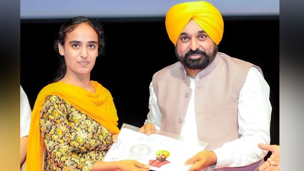 पंजाब: 710 पटवारियों को सीएम मान ने सौंपे नियुक्ति पत्र, दी बधाई
