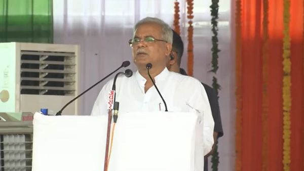 छत्तीसगढ़ परब मनाने के लिए सरपंचों को भी दे रहे 10-10 हजार रुपये: CM भूपेश बघेल