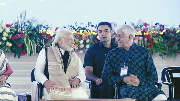 पीएम मोदी की प्रशंसा कर अपनों के ही निशाने पर आए डिप्टी CM सिंहदेव, कांग्रेस वर्किंग कमेटी से मांगनी पड़ी माफी