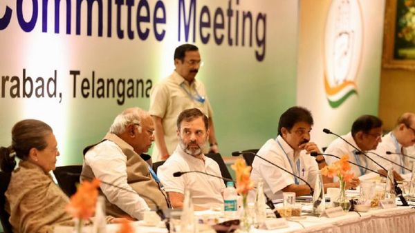 राहुल गांधी ने दिया SC,ST-OBC कोटा बढ़ाए जाने का सुझाव, कांग्रेस वर्किंग कमेटी ने भी किया समर्थन