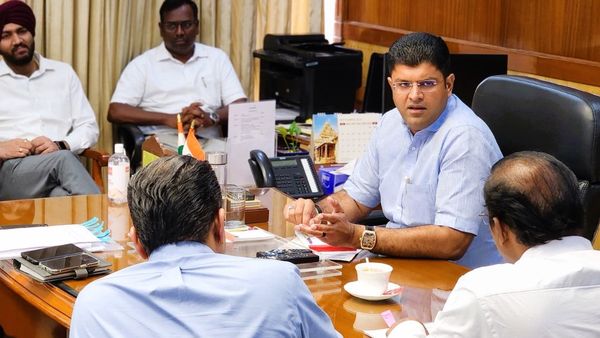 हरियाणा को ड्रोन मैन्युफैक्चरिंग हब बनाने के लिए रूपरेखा बनाएं अधिकारी: दुष्यंत चौटाला