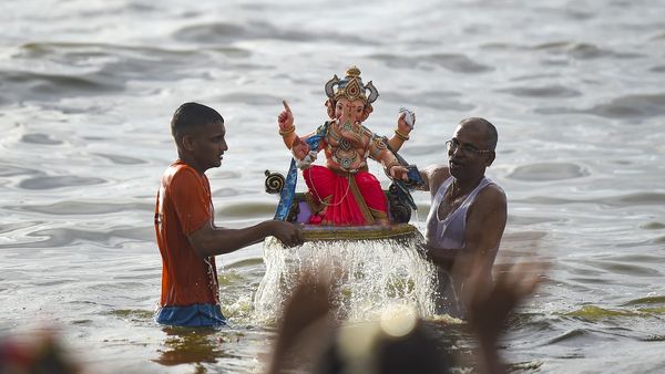 दिल्ली: गणपति विसर्जन के दौरान एक ही परिवार के चार लोग डूबे, दो की मौत