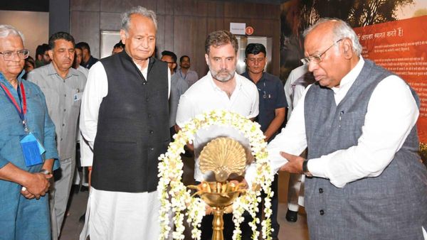 Rajasthan: जयपुर में 'गांधी वाटिका' का उद्घाटन, खड़गे, CM गहलोत, राहुल गांधी और 200 प्रख्यात गांधीवादी पहुंचे 