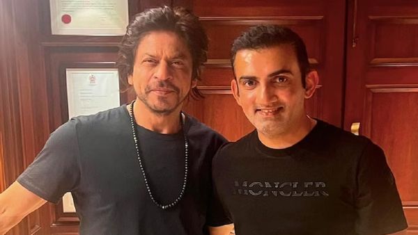 शाहरुख खान की फोटो शेयर कर गौतम गंभीर ने लिख दी ऐसी बात, 30 मिनट में 1000 बार शेयर हुई पोस्ट