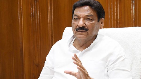  हरियाणा में खेतों की ढाणियों के लिए 24 घण्टे बिजली, घरों के ऊपर से हटेगी HT लाइन: रणजीत चौटाला