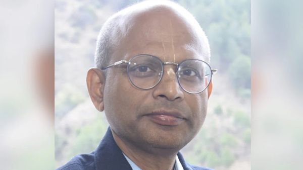 'लोग मांस खा रहे, इस वजह से हिमाचल में हो रही मौसमी तबाही', IIT मंडी के डायरेक्टर के बयान पर बवाल