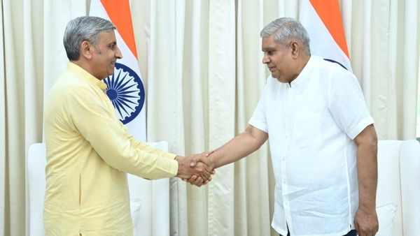 हिसार में 8 अक्टूबर से शुरू होगा हरियाणा कृषि विकास मेला, उप राष्ट्रपति को जेपी दलाल ने दिया निमंत्रण
