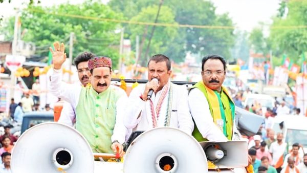 Jan Aashirwad Yatra: जन आशीर्वाद यात्रा में उमड़ा जनसैलाब, गृह मंत्री रीवा की जनता से मांगा आशीर्वाद