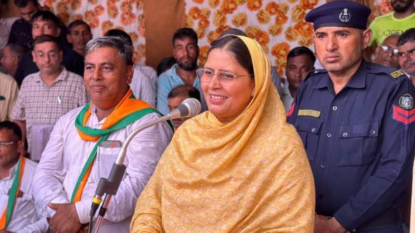 आंगनवाड़ी कार्यकर्ताओं को स्मार्ट फोन देगी हरियाणा सरकार, पोषण एप पर डाट होगा अपडेट