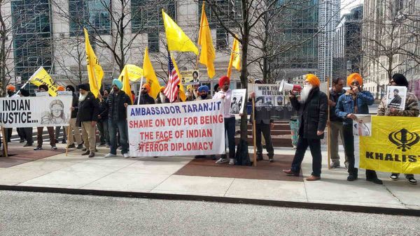 कनाडा में भारतीय वाणिज्य दूतावास के बाहर फिर खालिस्तान समर्थकों का प्रदर्शन, चुप्पी साधे है ट्रूडो सरकार