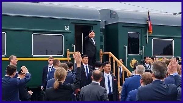 रूस में 6 दिन रहकर वापस लौटे किम जोंग उन, ड्रोन, बुलेटप्रूफ जैकेट... गुडबाय गिफ्ट के रूप में मिली ये चीजें