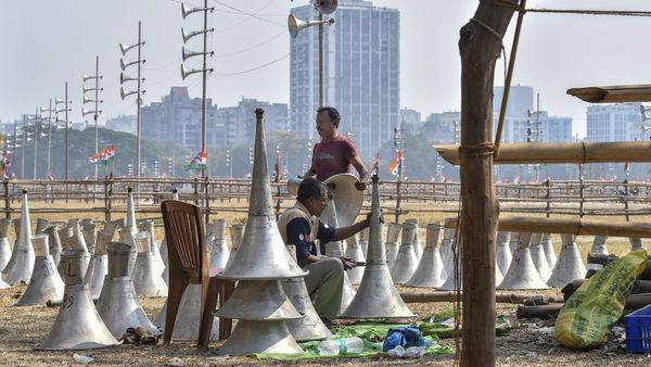 Delhi: केजरीवाल सरकार का तोहफा! दुर्गा पूजा में मिली रात 12 बजे तक लाउडस्पीकर की इजाजत