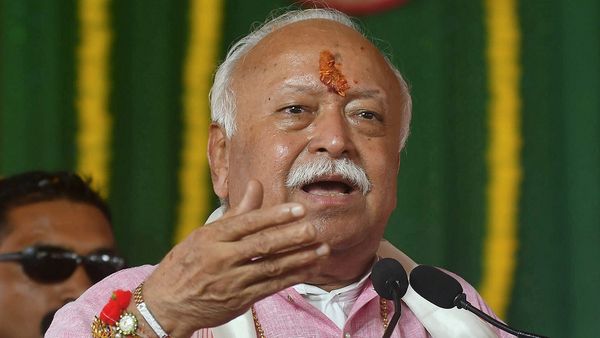 'बच्चों से प्राइवेट पार्ट्स के बारे में पूछना वामपंथी इकोसिस्टम का असर', मोहन भागवत बोले- उन्हें इस पर गर्व है